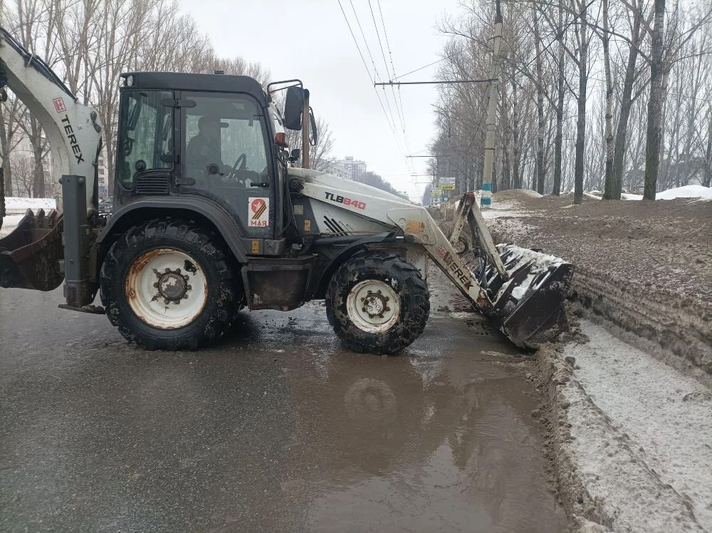 Почти 400 тонн пескосоляной смеси использовали за сутки в Ульяновске для противогололёдной обработки Почти 400 тонн пескосоляной смеси использовали за сутки в Ульяновске для противогололёдной обработки