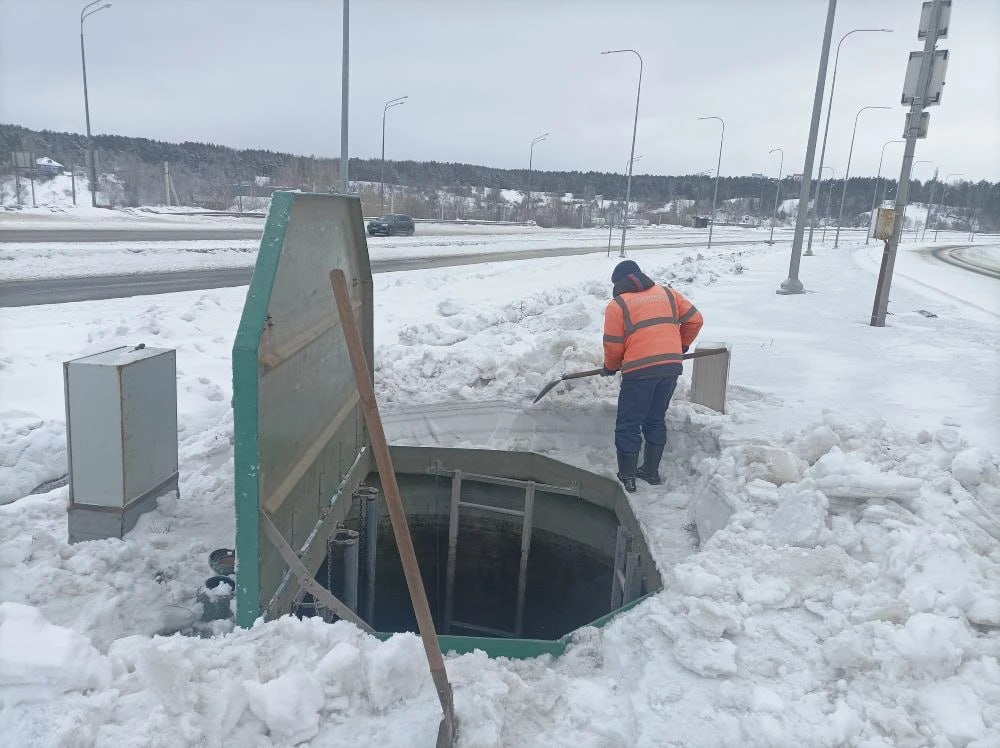 Для недопущения скользкости в Ульяновске использовано 563 тонны противогололёдных материалов Для недопущения скользкости в Ульяновске использовано 563 тонны противогололёдных материалов