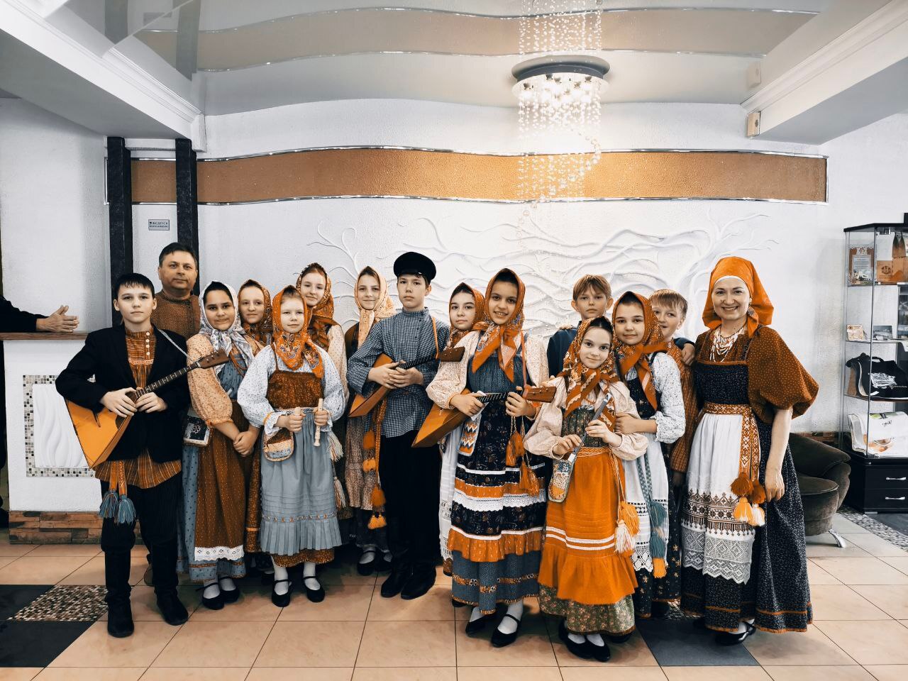 Ульяновские учреждения культуры подарили горожанкам весеннее настроение ко Дню 8 Марта Ульяновские учреждения культуры подарили горожанкам весеннее настроение ко Дню 8 Марта