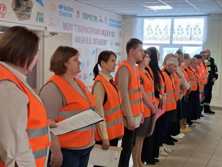 Для организации водоотвода администрация Ульяновска использует тяжёлую спецтехнику Для организации водоотвода администрация Ульяновска использует тяжёлую спецтехнику