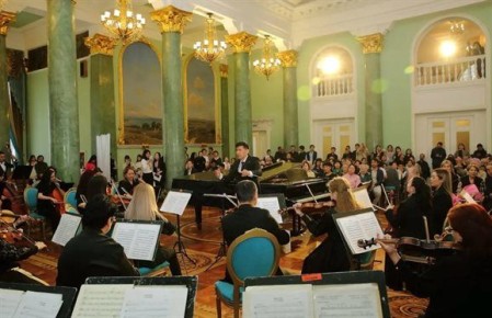 15 марта в рамках Международного фестиваля «Мир, Эпоха, Имена…» (6+) пройдет программа «На перекрестке двух культур» (6+)