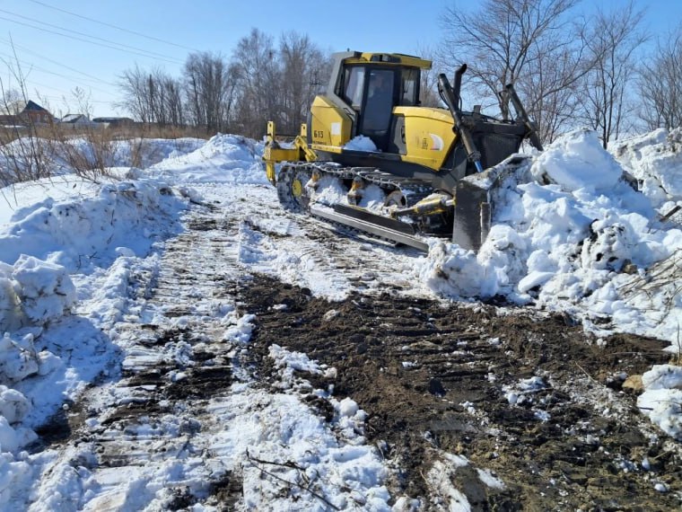 Для организации водоотвода администрация Ульяновска использует тяжёлую спецтехнику