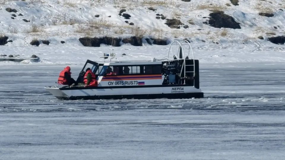 «Обследуют акваторию метр за метром»: пропавших на Волге ульяновских подростков ищут при помощи подводного дрона