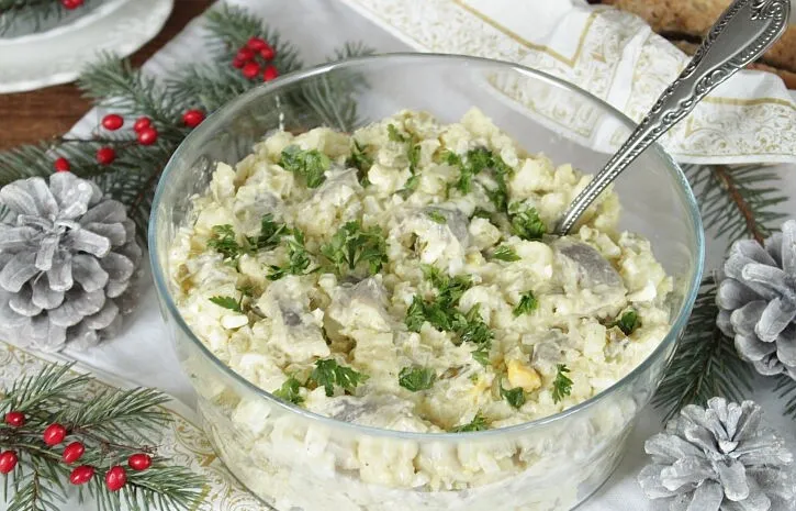 Чем удивить гостей: лучшие идеи праздничных салатов