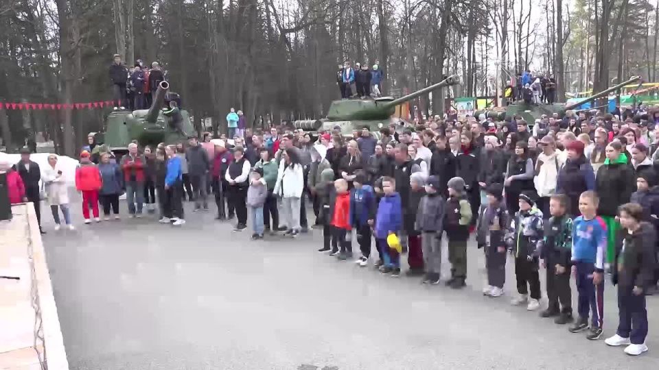 � ����� �10 000 ����� � ����� ������� ������� ����� 2000 ������ ����������