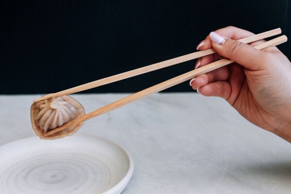 Палочки для еды: как освоить искусство восточной кулинарии