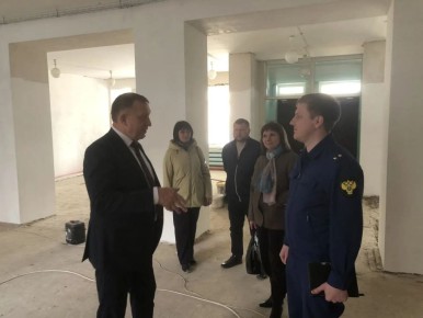 Прокуратура Радищевского района проводит проверку исполнения законодательства о контрактной системе в сфере закупок товаров, работ, услуг для обеспечения государственных и муниципальных нужд