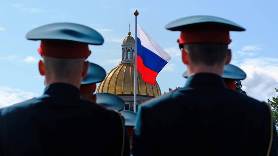 Кабмин инициирует защиту россиян за границей с помощью армии