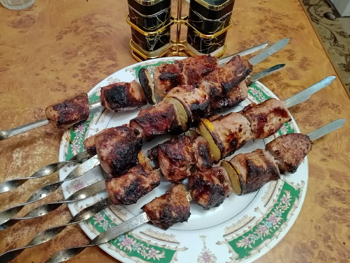 Осенние радости: праздничный шашлык и консервы из свежей рыбы