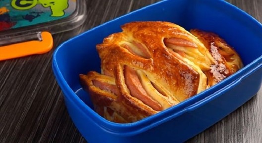 Пирожки с колбасой: вкусный способ разнообразить повседневное меню