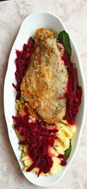 Непредсказуемая кухня: стартуем с ухи из курицы и закругляемся котлетами из перловки