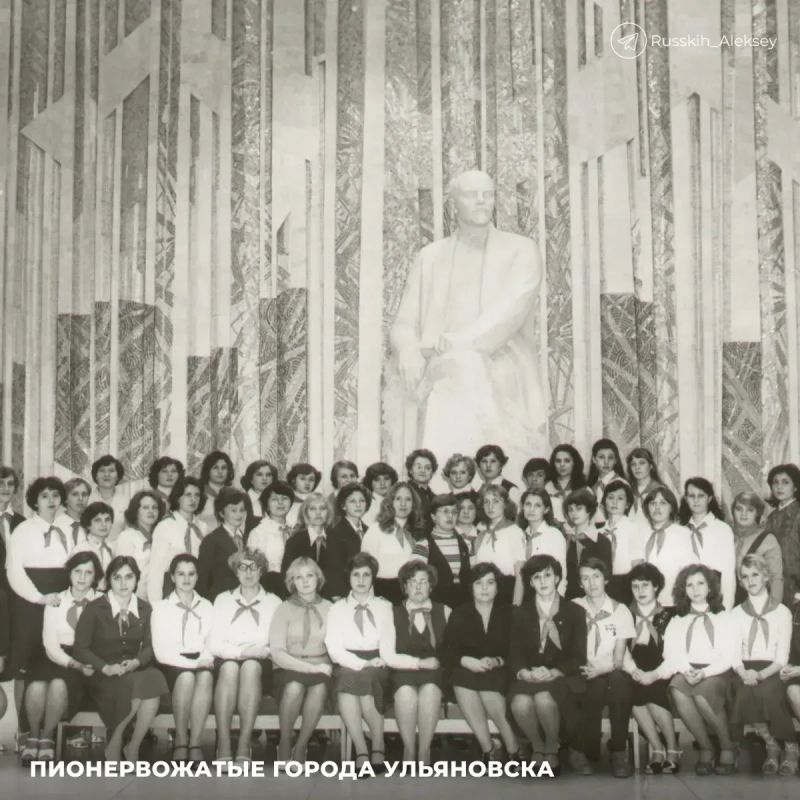 Алексей Русских: С Днём пионерии!. 19 мая 1922 года зародилась детская организация, которая объединила многие поколения Алексей Русских: С Днём пионерии!. 19 мая 1922 года зародилась детская организация, которая объединила многие поколения