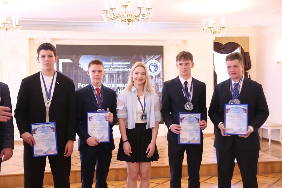 Шесть ульяновских школьников представят регион на олимпиаде «Умницы и умники»