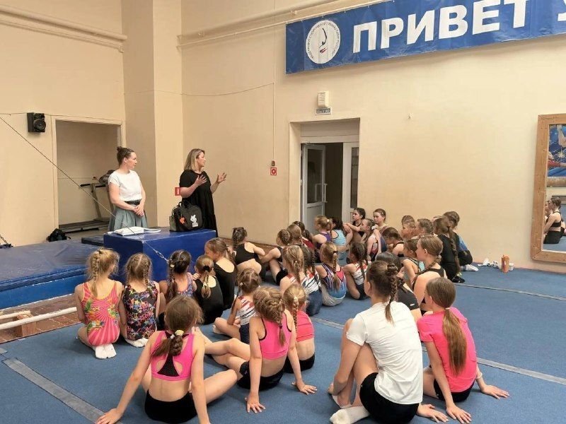 Сотрудники Дирекции безопасности дорожного движения провели тематическую беседу с воспитанниками МБУ СШОР №6 Сотрудники Дирекции безопасности дорожного движения провели тематическую беседу с воспитанниками МБУ СШОР №6