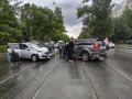 Из-за столкновения двух автомобилей встало движение трамваев в обоих направлениях по улице Инзенской