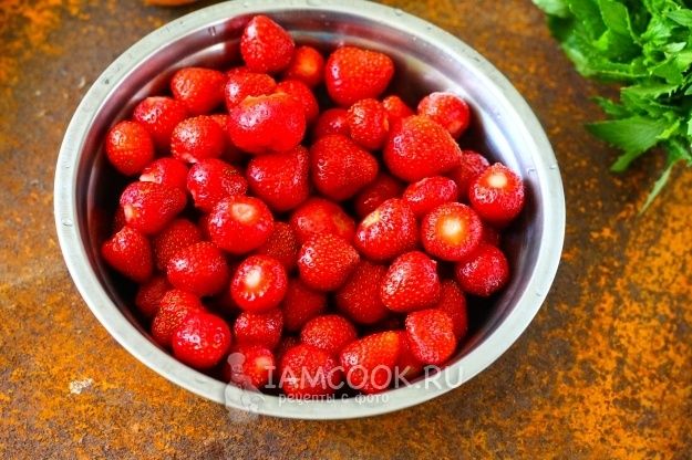 Заготовка клубники на зиму: два простых и вкусных рецепта