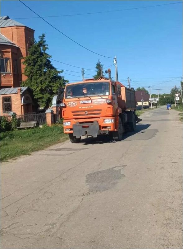 В Ульяновске начали асфальтировать подъезды к СНТ «Флора» В Ульяновске начали асфальтировать подъезды к СНТ «Флора»