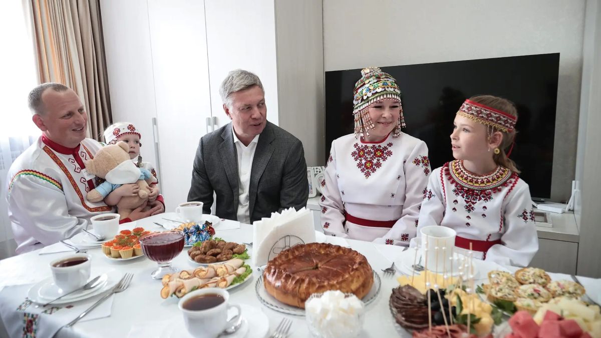 Алексей Русских: Многодетная семья Терентьевых из поколения в поколение бережно хранит традиции Алексей Русских: Многодетная семья Терентьевых из поколения в поколение бережно хранит традиции
