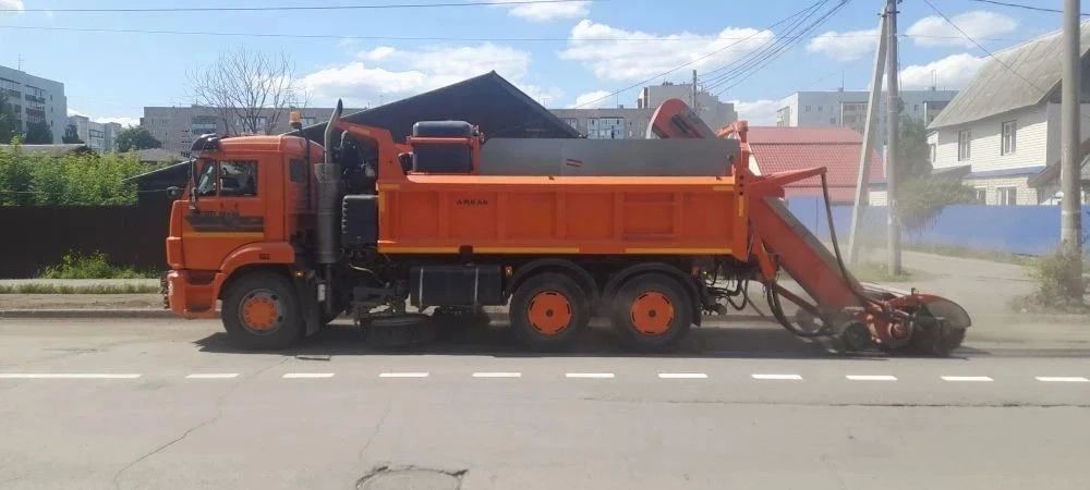 За сутки ульяновский «Дорремстрой» уложил почти 2 тысячи квадратных метров асфальта За сутки ульяновский «Дорремстрой» уложил почти 2 тысячи квадратных метров асфальта