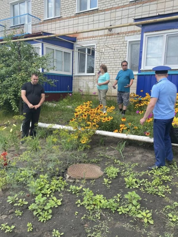 Прокуратура Вешкаймского района провела проверку по обращению жильцов одного из многоквартирных домов в р.п. Чуфарово по вопросу ненадлежащей организации водоотведения Прокуратура Вешкаймского района провела проверку по обращению жильцов одного из многоквартирных домов в р.п. Чуфарово по вопросу ненадлежащей организации водоотведения