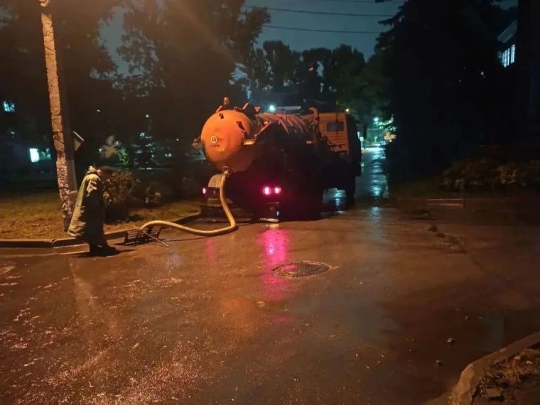 За выходные ульяновские дорожники отремонтировали пять улиц За выходные ульяновские дорожники отремонтировали пять улиц