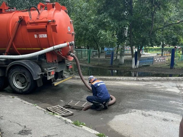 За выходные ульяновские дорожники отремонтировали пять улиц За выходные ульяновские дорожники отремонтировали пять улиц