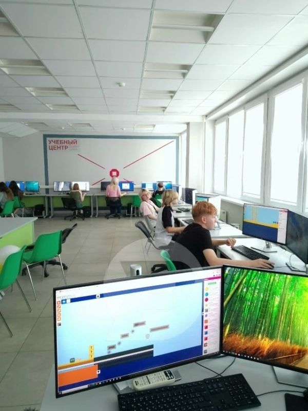 В Ульяновске в авиационном колледже по федеральному проекту «Профессионалитет» проходят летние технологические смены «Мир профессий» В Ульяновске в авиационном колледже по федеральному проекту «Профессионалитет» проходят летние технологические смены «Мир профессий»