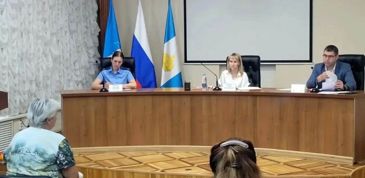 Старший помощник прокурора Железнодорожного района г. Ульяновска Ситник В.С. приняла участие в заседании рабочей группы межведомственной комиссии Ульяновской области по противодействию нелегальной занятости на территории... Старший помощник прокурора Железнодорожного района г. Ульяновска Ситник В.С. приняла участие в заседании рабочей группы межведомственной комиссии Ульяновской области по противодействию нелегальной занятости на территории...