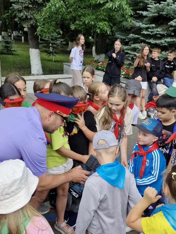 Ульяновский следователь-криминалист провел профилактическое занятие в детском лагере Ульяновский следователь-криминалист провел профилактическое занятие в детском лагере