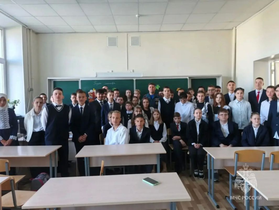 Первый звонок — старт в будущее: кадетские классы МЧС встречают новый учебный год Первый звонок — старт в будущее: кадетские классы МЧС встречают новый учебный год