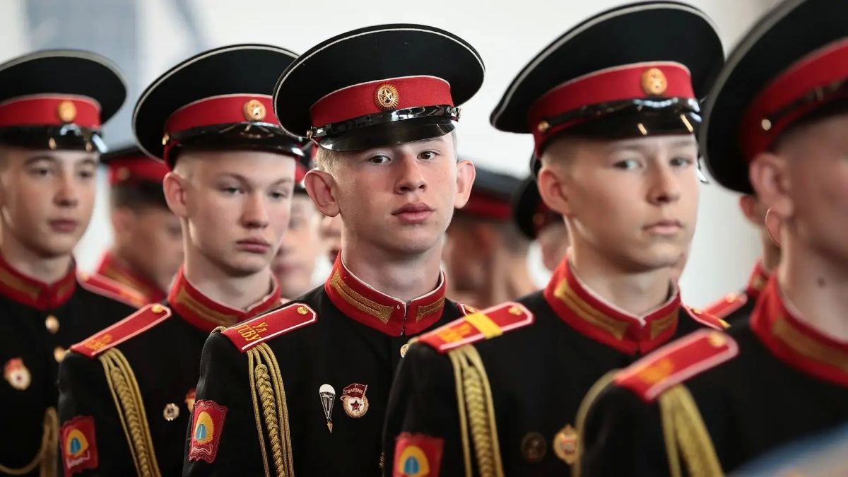 Алексей Русских: 80 ребят сегодня вступили в суворовское братство Алексей Русских: 80 ребят сегодня вступили в суворовское братство