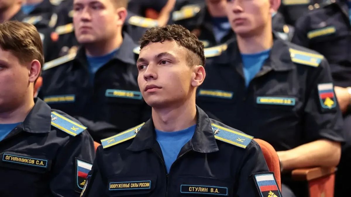 Алексей Русских: В День знаний распахнуло двери новое Ульяновское высшее военное авиационное училище лётчиков Алексей Русских: В День знаний распахнуло двери новое Ульяновское высшее военное авиационное училище лётчиков