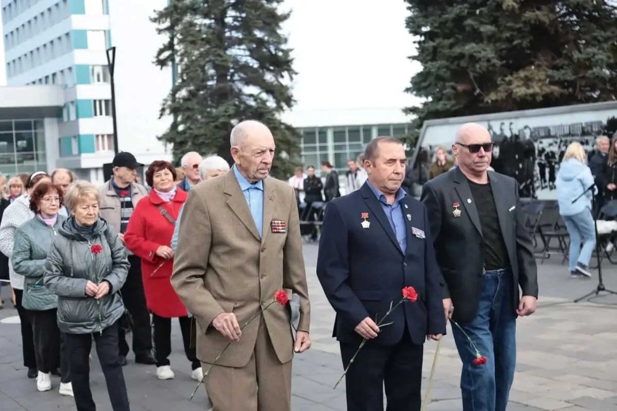 Алексей Русских: В преддверии Дня города отдаём дань уважения всем, кто внёс вклад в развитие Ульяновска и прославил Малую Родину Алексей Русских: В преддверии Дня города отдаём дань уважения всем, кто внёс вклад в развитие Ульяновска и прославил Малую Родину