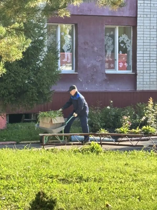 По поручению главы города Александра Болдакина во всех районах города сегодня проходят санитарные пятницы! По поручению главы города Александра Болдакина во всех районах города сегодня проходят санитарные пятницы!