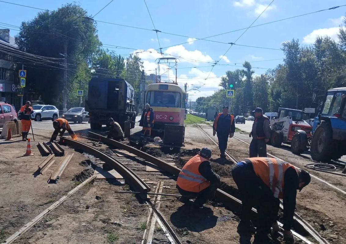 В Ульяновске практически завершили замену участка рельсов на узле «Телецентр» В Ульяновске практически завершили замену участка рельсов на узле «Телецентр»