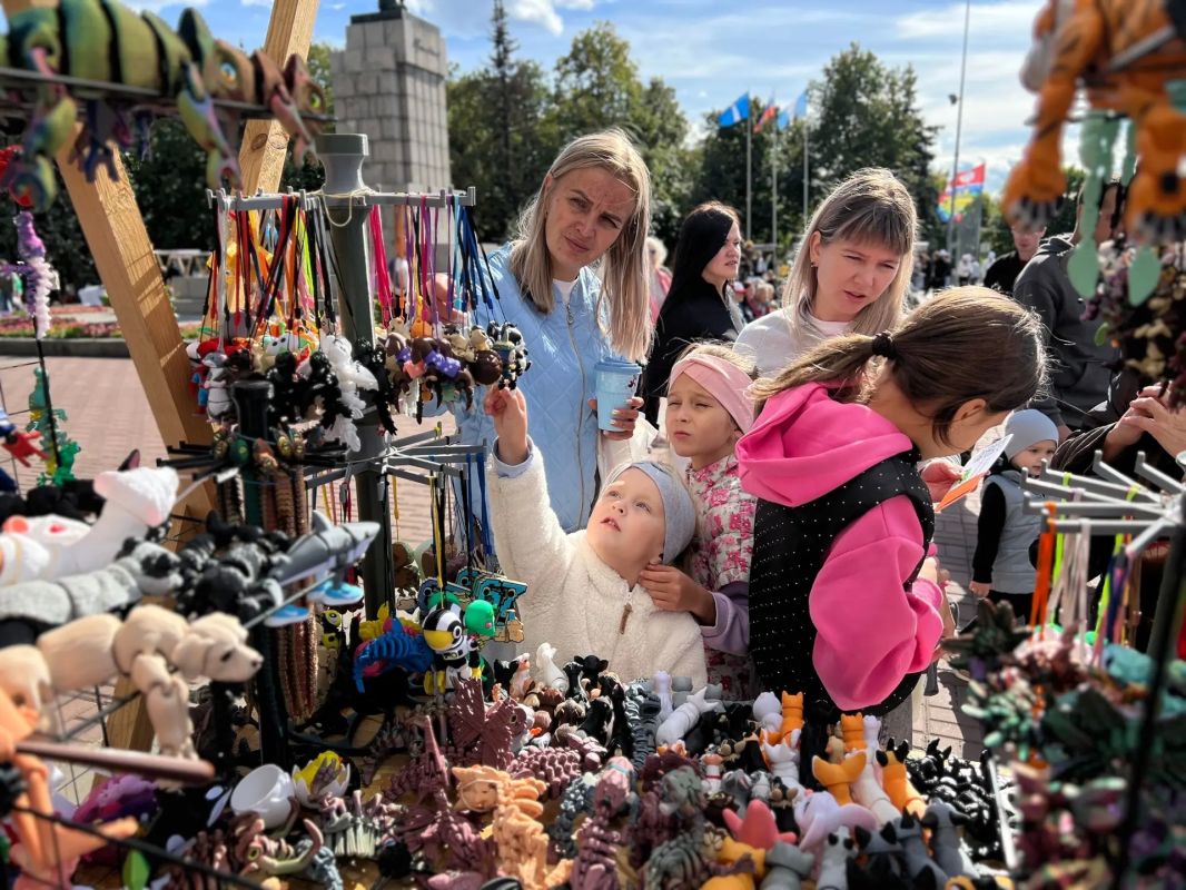 В День города Ульяновска наградили лучших жителей за вклад в развитие региона В День города Ульяновска наградили лучших жителей за вклад в развитие региона