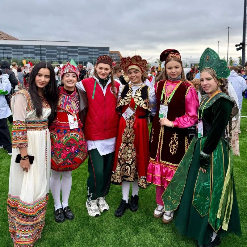 «Вперед, Ульяновск! Вперед, буква Ё!» «Вперед, Ульяновск! Вперед, буква Ё!»