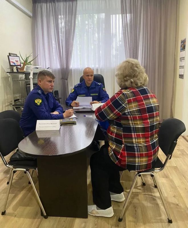 Заместитель прокурора Ульяновской области Максим Гришин посетил ОГАУ СО «Сосновый Бор» в р.п. Вешкайма Заместитель прокурора Ульяновской области Максим Гришин посетил ОГАУ СО «Сосновый Бор» в р.п. Вешкайма