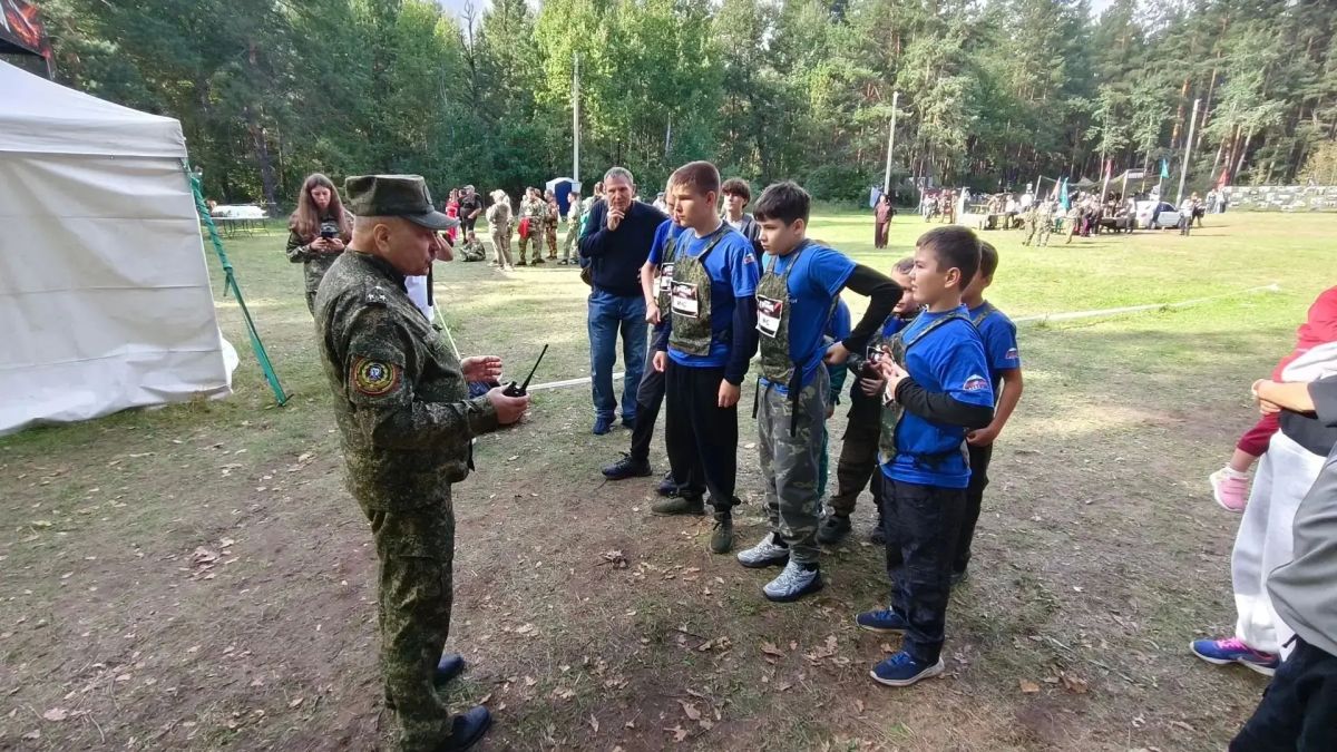 Дети сотрудников регионального МЧС прошли маршрут «Доставлено лично» Дети сотрудников регионального МЧС прошли маршрут «Доставлено лично»