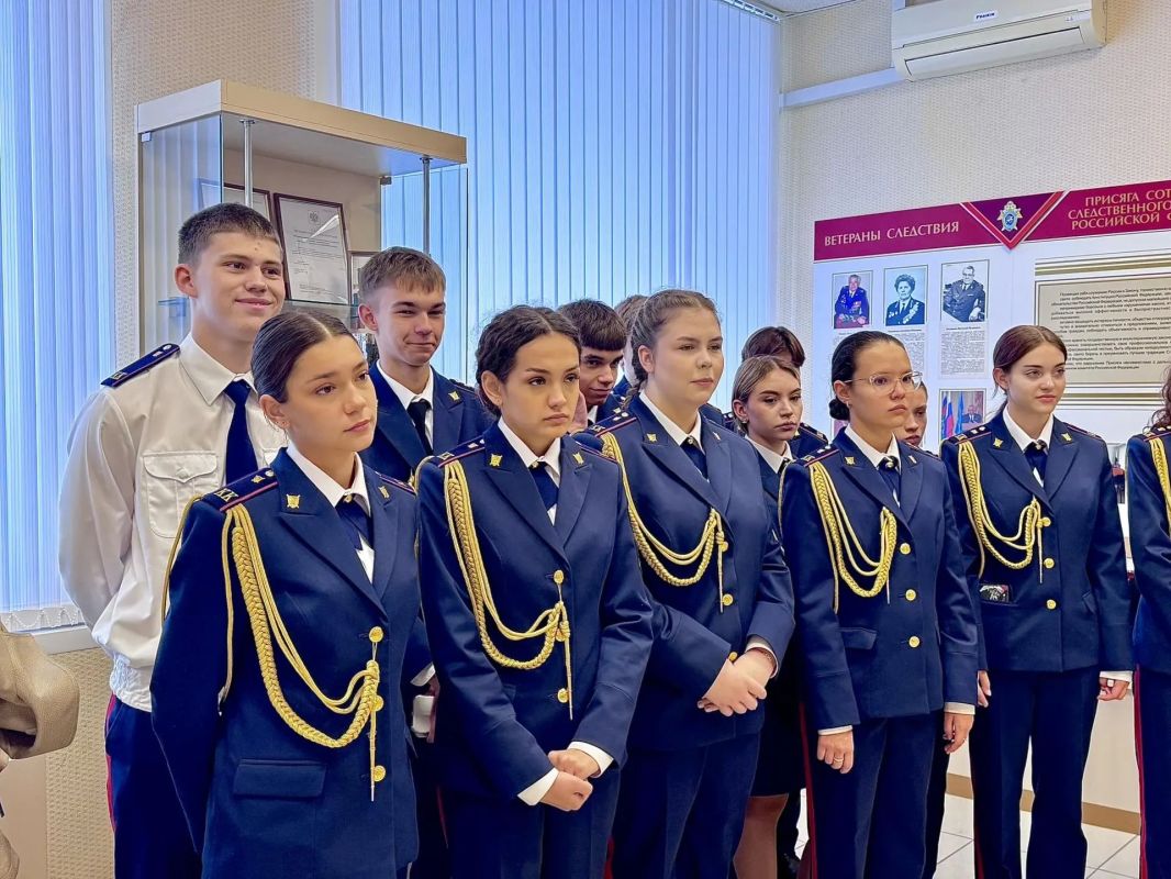Ульяновские кадеты профильных классов Следственного комитета Российской Федерации познакомились с историей следствия в музее регионального следственного управления Ульяновские кадеты профильных классов Следственного комитета Российской Федерации познакомились с историей следствия в музее регионального следственного управления