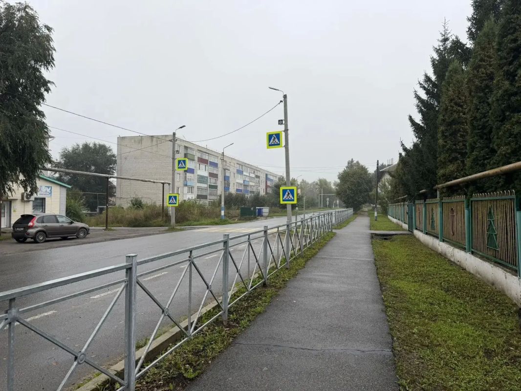 Благодаря вмешательству Инзенской межрайонной прокуратуры возле детского сада установлены светофор, пешеходные ограждения и наружное уличное освещение Благодаря вмешательству Инзенской межрайонной прокуратуры возле детского сада установлены светофор, пешеходные ограждения и наружное уличное освещение
