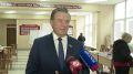 Сенатор Совета Федерации Сергей Рябухин проголосовал на участке в первой гимназии Ульяновска