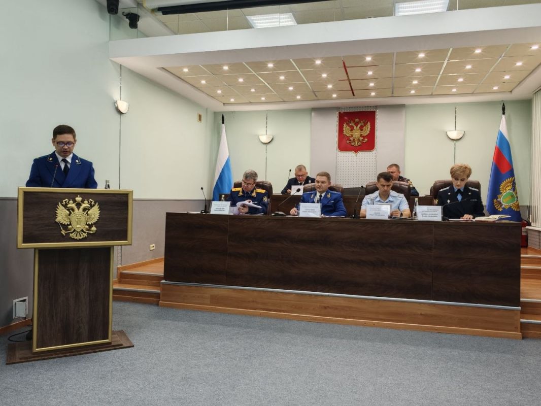 123 Состоялось заседание коллегии прокуратуры Ульяновской области по вопросам надзора в сфере уголовно-правовой статистики 123 Состоялось заседание коллегии прокуратуры Ульяновской области по вопросам надзора в сфере уголовно-правовой статистики