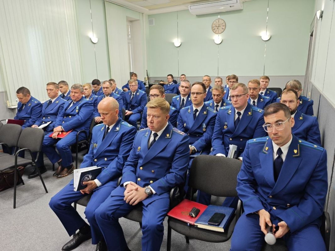 123 Состоялось заседание коллегии прокуратуры Ульяновской области по вопросам надзора в сфере уголовно-правовой статистики 123 Состоялось заседание коллегии прокуратуры Ульяновской области по вопросам надзора в сфере уголовно-правовой статистики