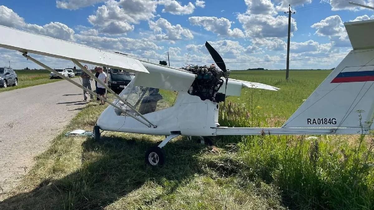 В Ульяновской области пилот легкомоторного самолета доставлен в больницу после жесткой посадки