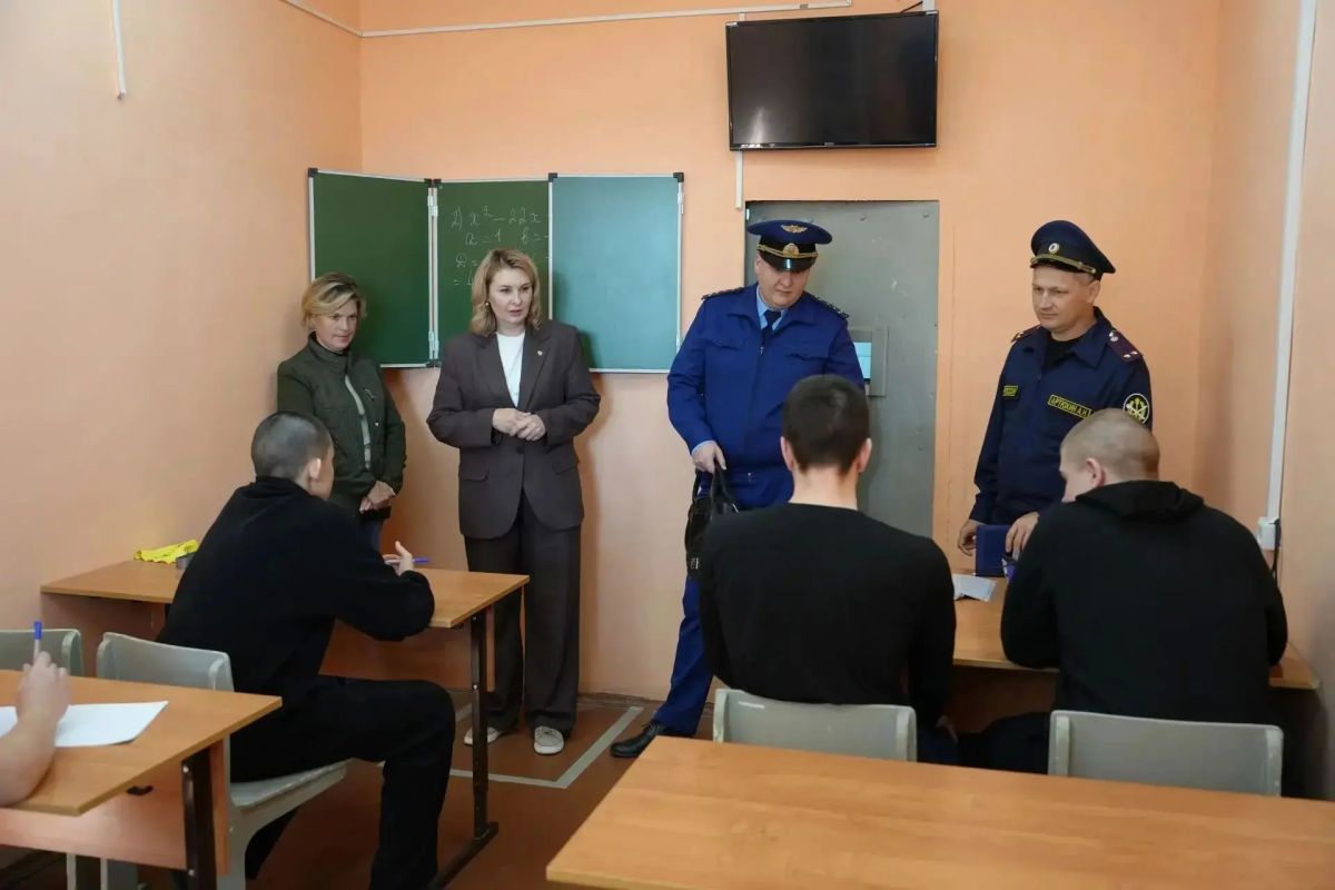 Помощник прокурора Ульяновской области по надзору за исполнением уголовных наказаний совместно с Уполномоченным по правам ребенка в Ульяновской области провел в ФКУ СИЗО-1 регионального Управления ФСИН России проверку... Помощник прокурора Ульяновской области по надзору за исполнением уголовных наказаний совместно с Уполномоченным по правам ребенка в Ульяновской области провел в ФКУ СИЗО-1 регионального Управления ФСИН России проверку...