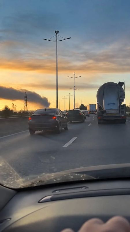 В Ульяновске отражают массированную атаку БПЛА, сообщает губернатор Русских В Ульяновске отражают массированную атаку БПЛА, сообщает губернатор Русских