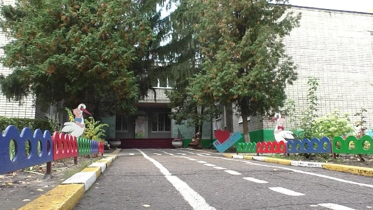 Воспитатель по призванию.. Есть профессии, где невозможно без любви. Воспитатель — одна из них. Елена Мамонтова уже больше 25 лет работает в детском саду №168 Ульяновска. Она — старший воспитатель, победитель регионального...