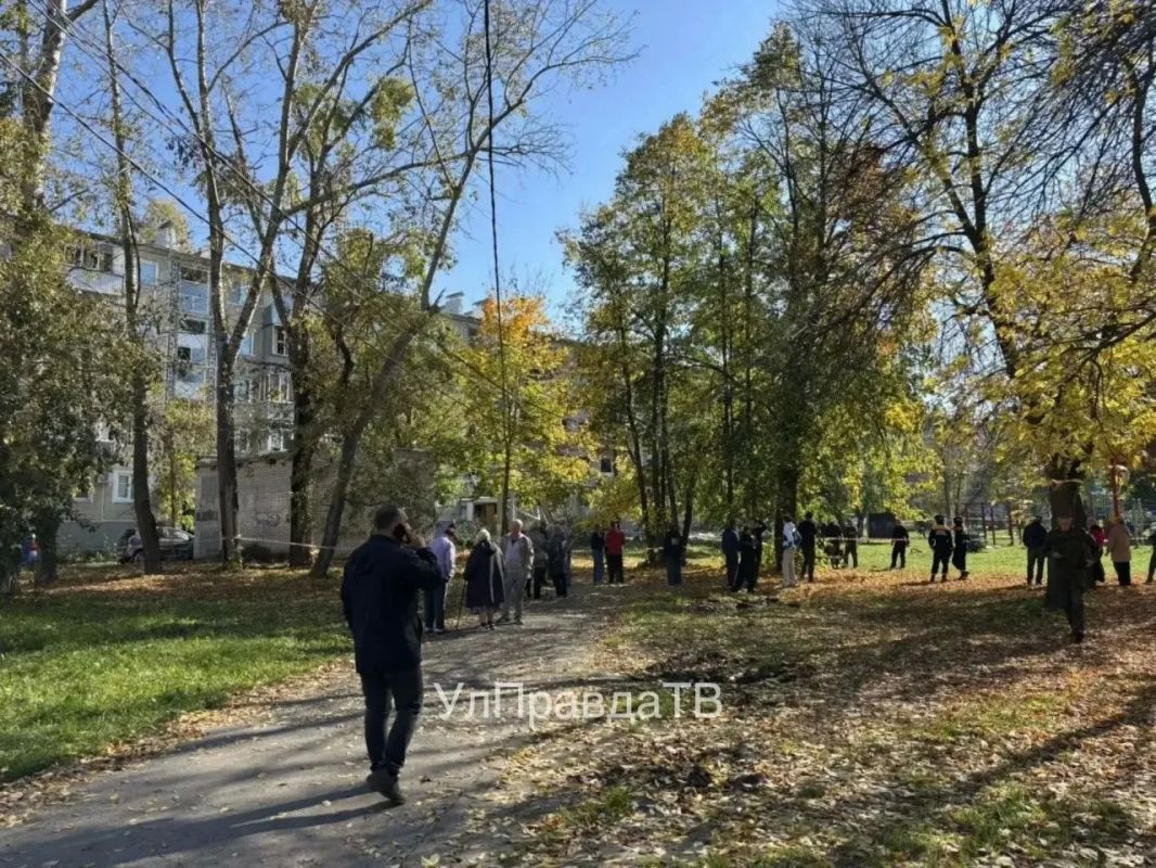 Поврежденный дом на улице Розы Люксембург Поврежденный дом на улице Розы Люксембург
