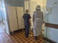 Уполномоченный по правам ребёнка в Ульяновской области Ольга Иванова приехала вместе с мамой девочки, пострадавшей при массированной атаке БПЛА, в больницу